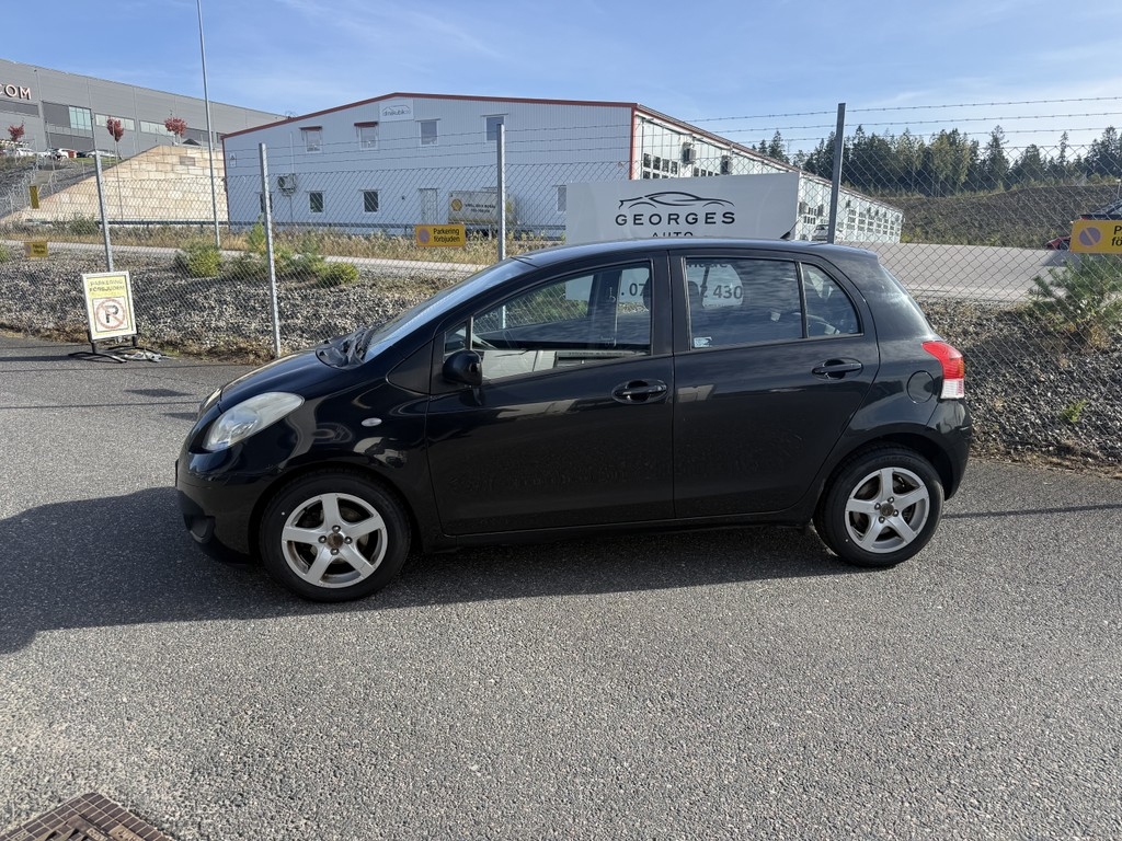 Toyota Yaris 2010, bild 2/10
