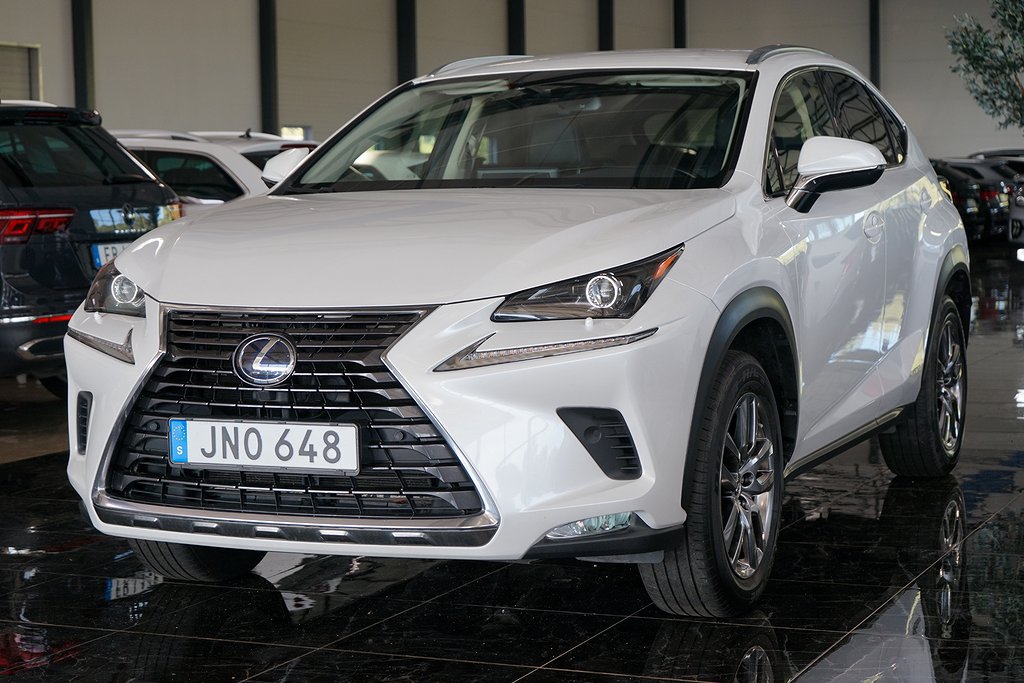 Lexus NX 300h AWD 2.5 AWD E-CVT Executive Navi Kamera 