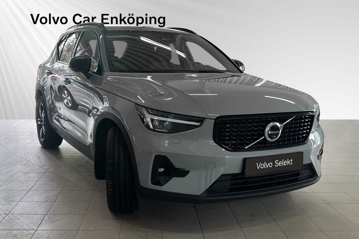Volvo XC40 2025, photo 6/58