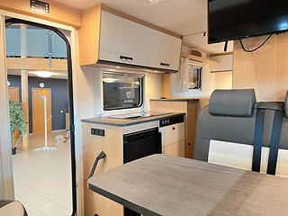 Husbil-halvintegrerad Sunlight V66 Adventure 12 av 21