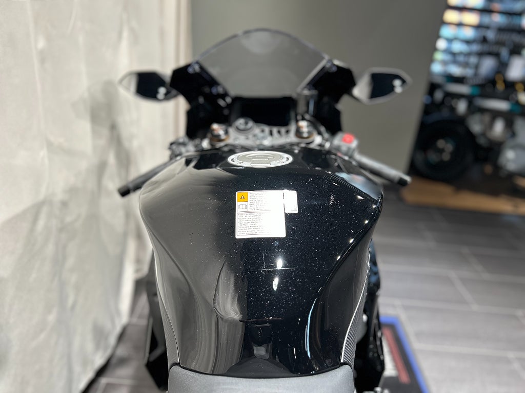 Yamaha R9 / Ny 2026 / Tech Black / Snart omgående leverans!