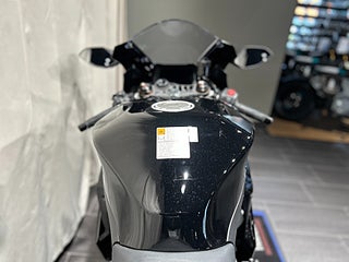 Yamaha R9 / Ny 2026 / Tech Black / Snart omgående leverans!