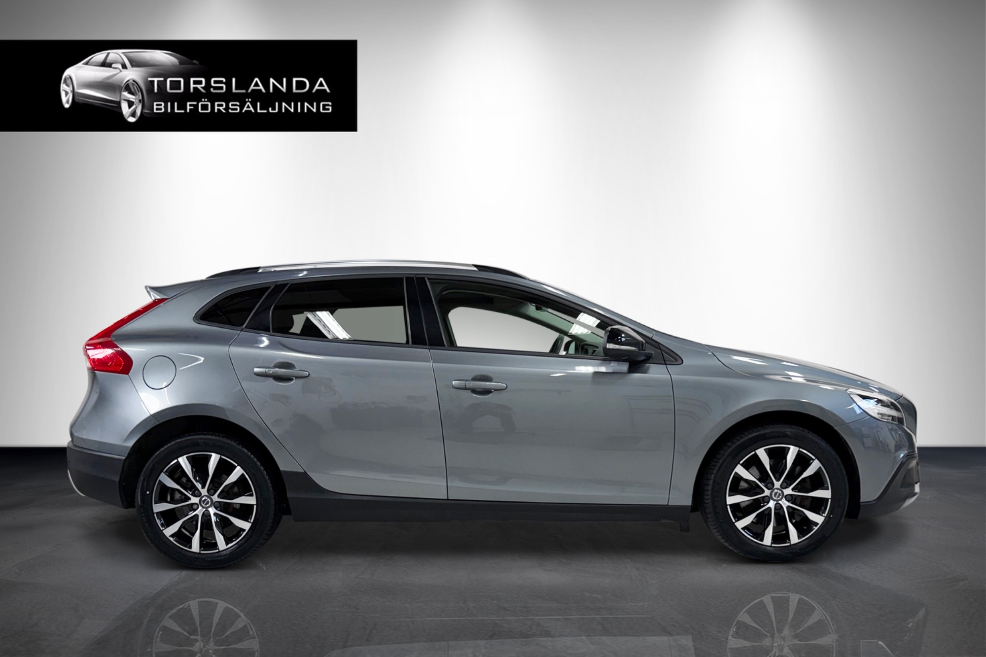 Volvo V40 Cross Country 2019, kuva 3/10