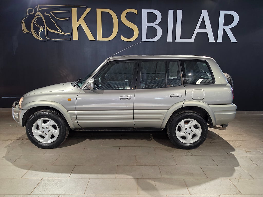 Toyota RAV4 2.0 4WD Automat 128hk 5dr | Nybes