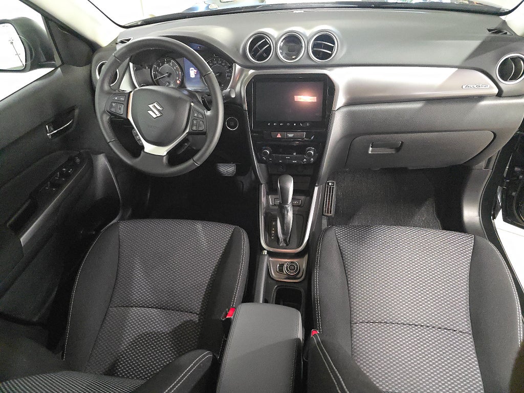 Suzuki Vitara 1.4T Hybrid AWD | V-Hjul M-Värm