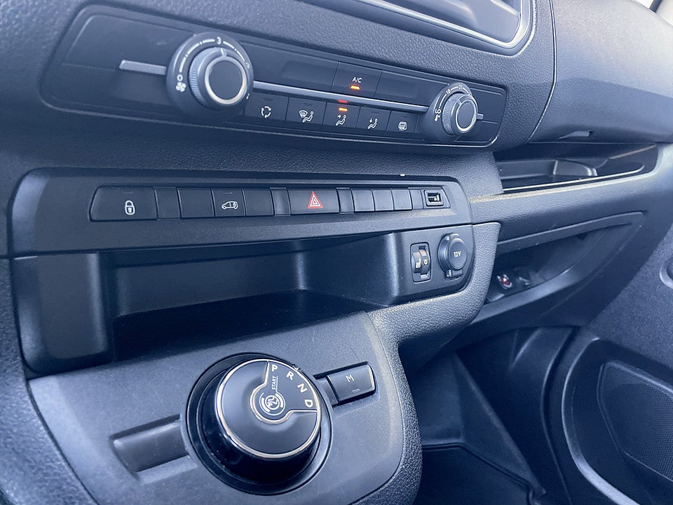 Bild på Opel Vivaro Business 2.0 BHDi 145hk Aut L3 DRAG VÄRMARE FJÄRR