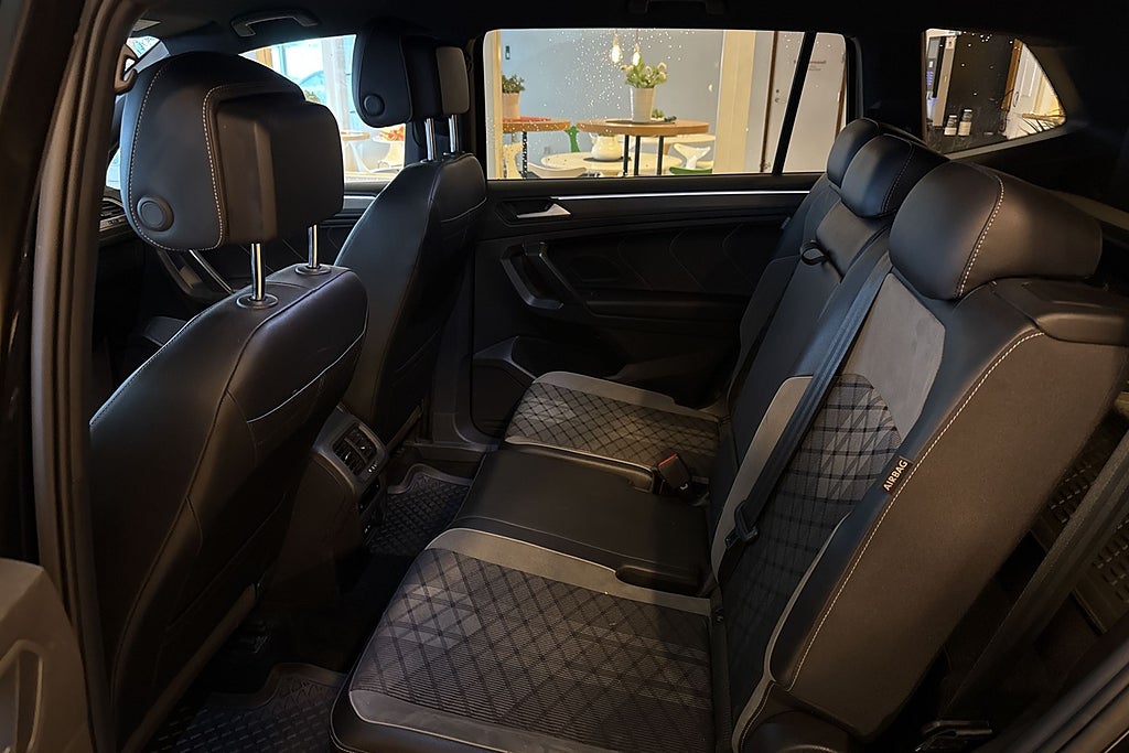 Volkswagen Tiguan Allspace 7-sätes 2.0TDI 4Motion R-Line Drag Värmare Kam miniatyr 15