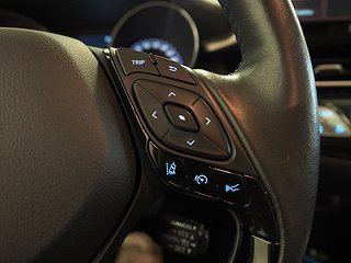 SUV Toyota C-HR 16 av 19