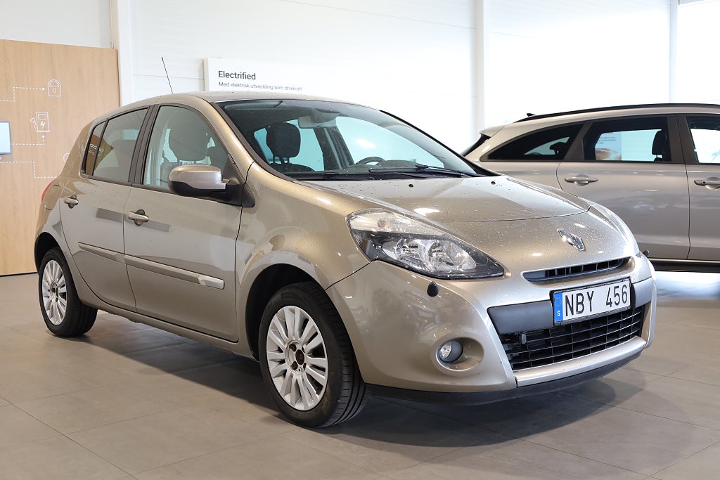 Renault Clio 1,2 75hk 5-dörrars Motorvärmare Nybesiktad 2013