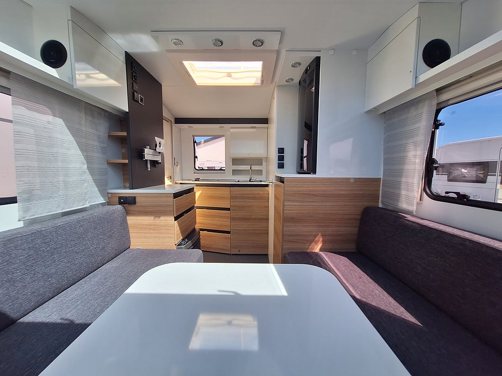 Adria Action 361 LH Dinette, Tält, Pluspaket