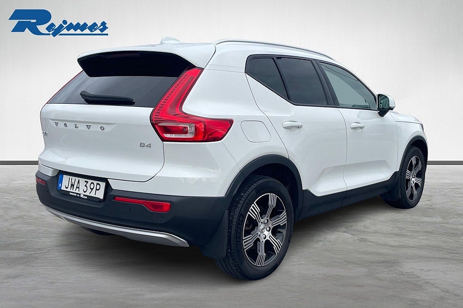 Volvo XC40 B4 FWD Bensin Momentum Advanced SE