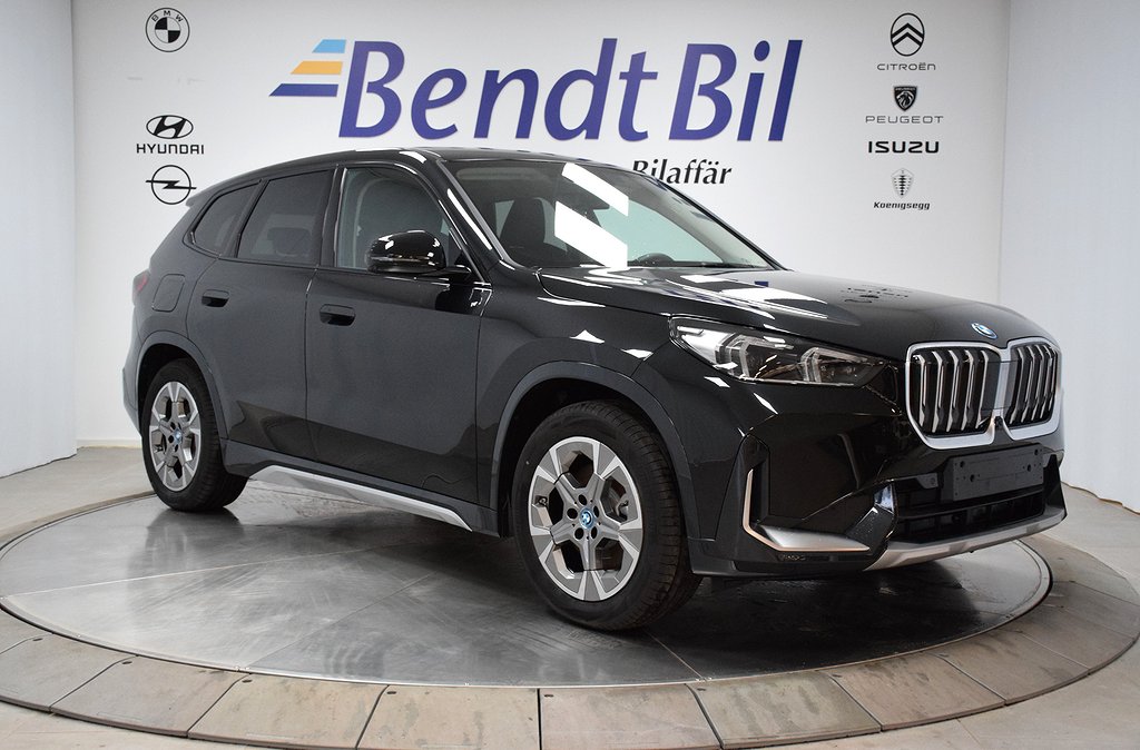 BMW iX1 xDrive30 / X-Line / Innovation / Vinterhjul*