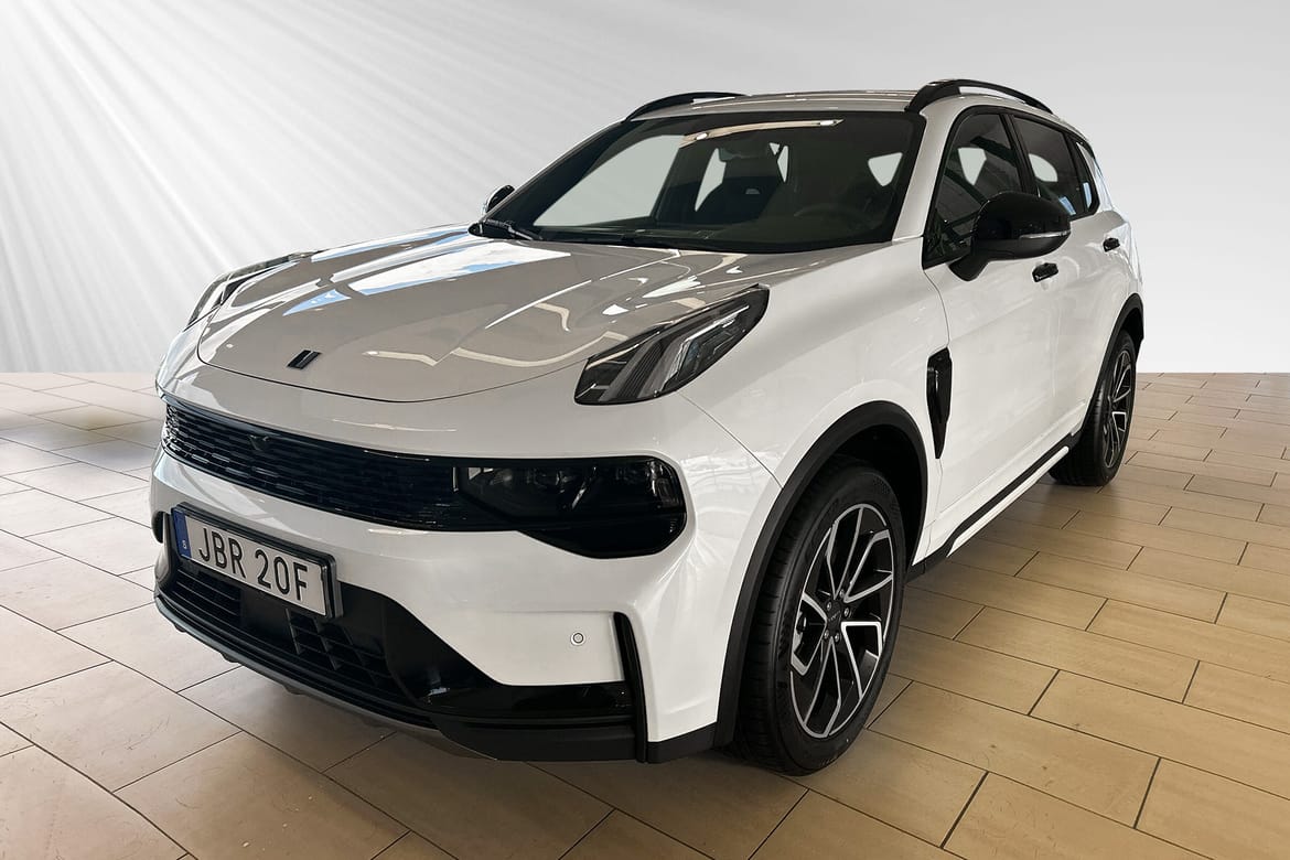 Lynk & Co 01 Core PHEV 2025, bild 6/10