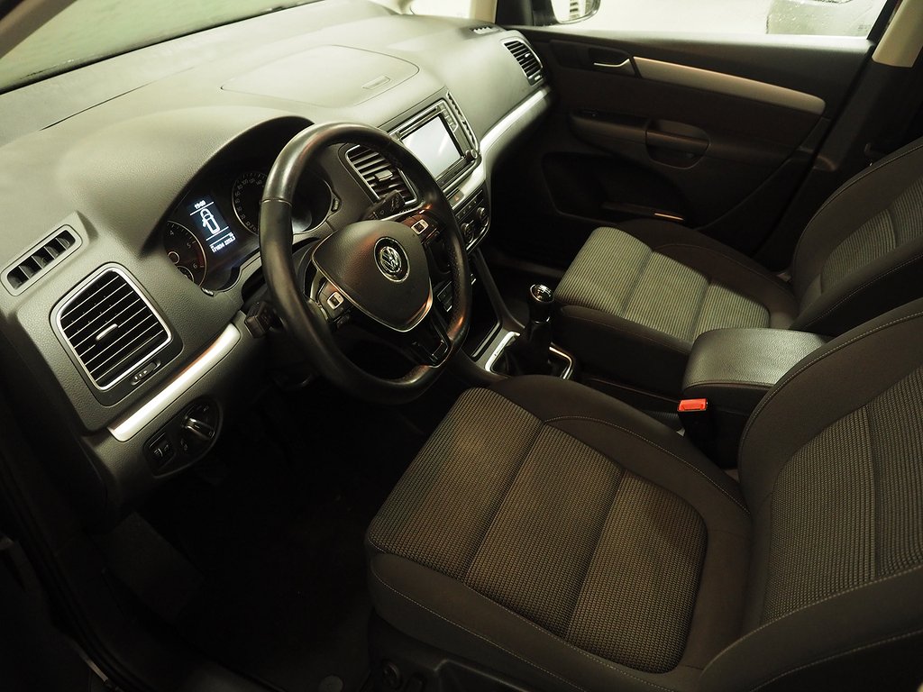 Volkswagen Sharan 2.0 TDI 4Motion 7-sits Premium 150hk Pano 2016