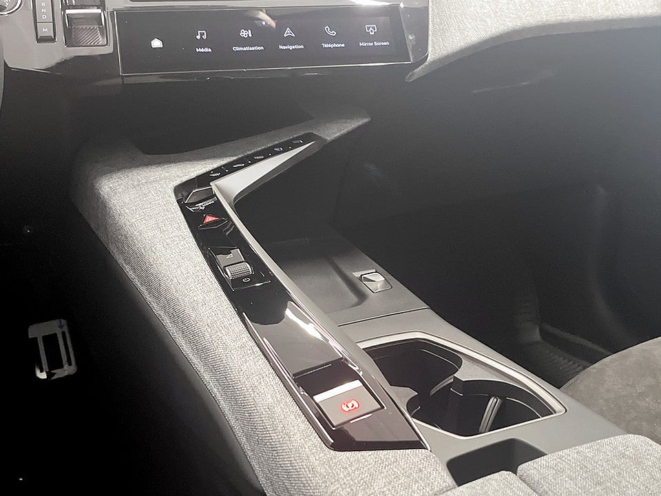 Bild på Peugeot 5008 GT Ultimate Hybrid - OMGÅENDE LEVERANS!