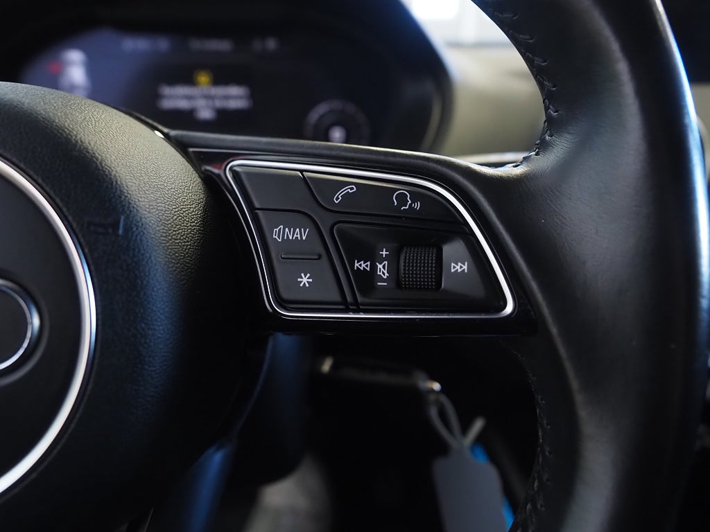 Audi Q2 1.0 TFSI 116hk S-Tronic | Cockpit | Navi | 2017