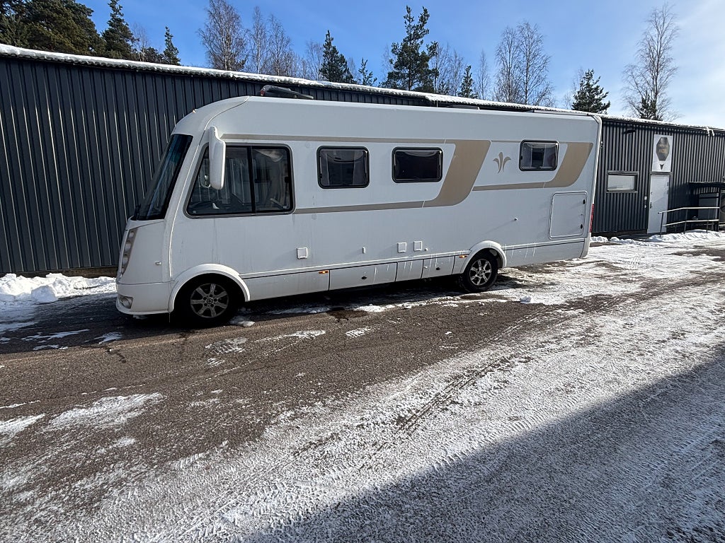 Niesmann Arto 76 F Queenbed/ Aut /Kamkedja/ Dragkrok/ALDE