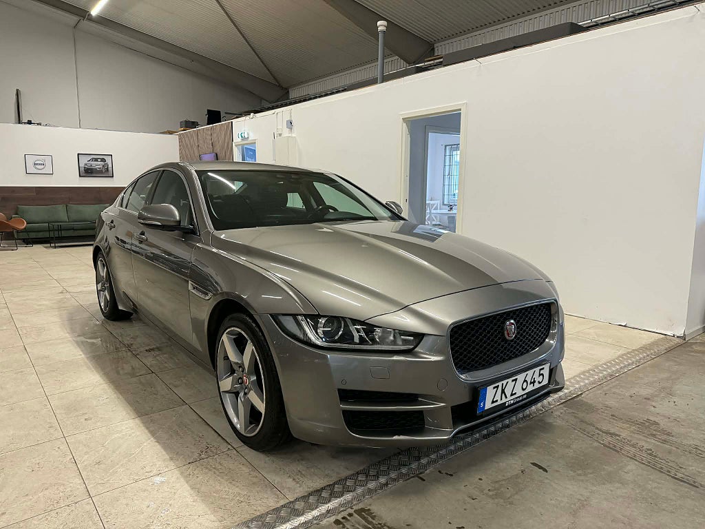 Jaguar XE 20t Skinn GPS Kamera 1 ÄGARE Euro 6