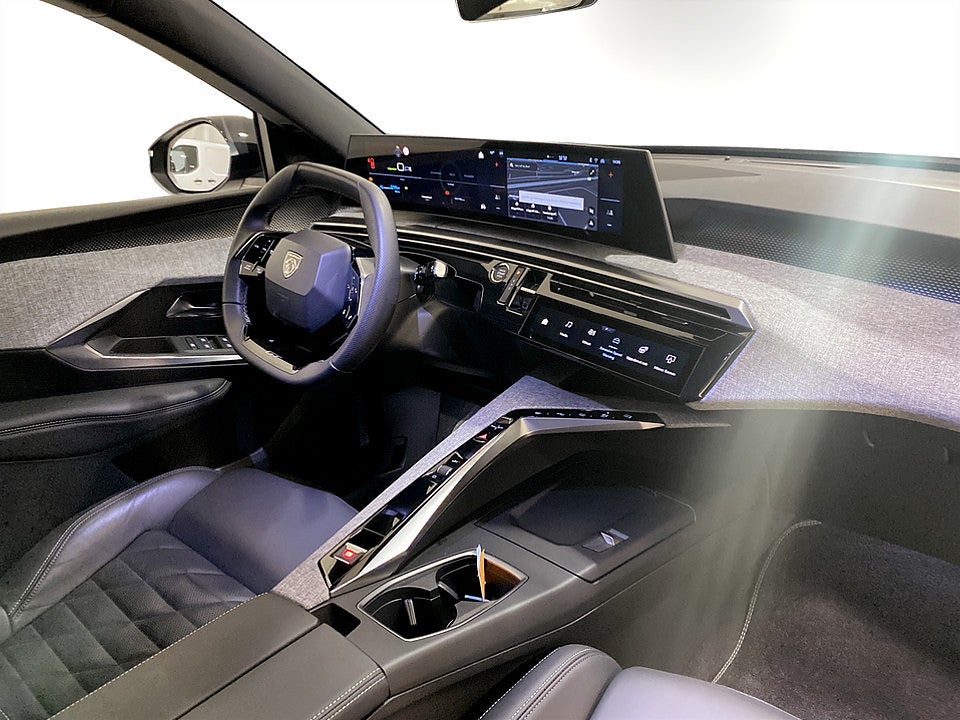 Bild på Peugeot E-3008  GT Ultimate 85kWh 224hk Aut - 360,DRAG,HIFI