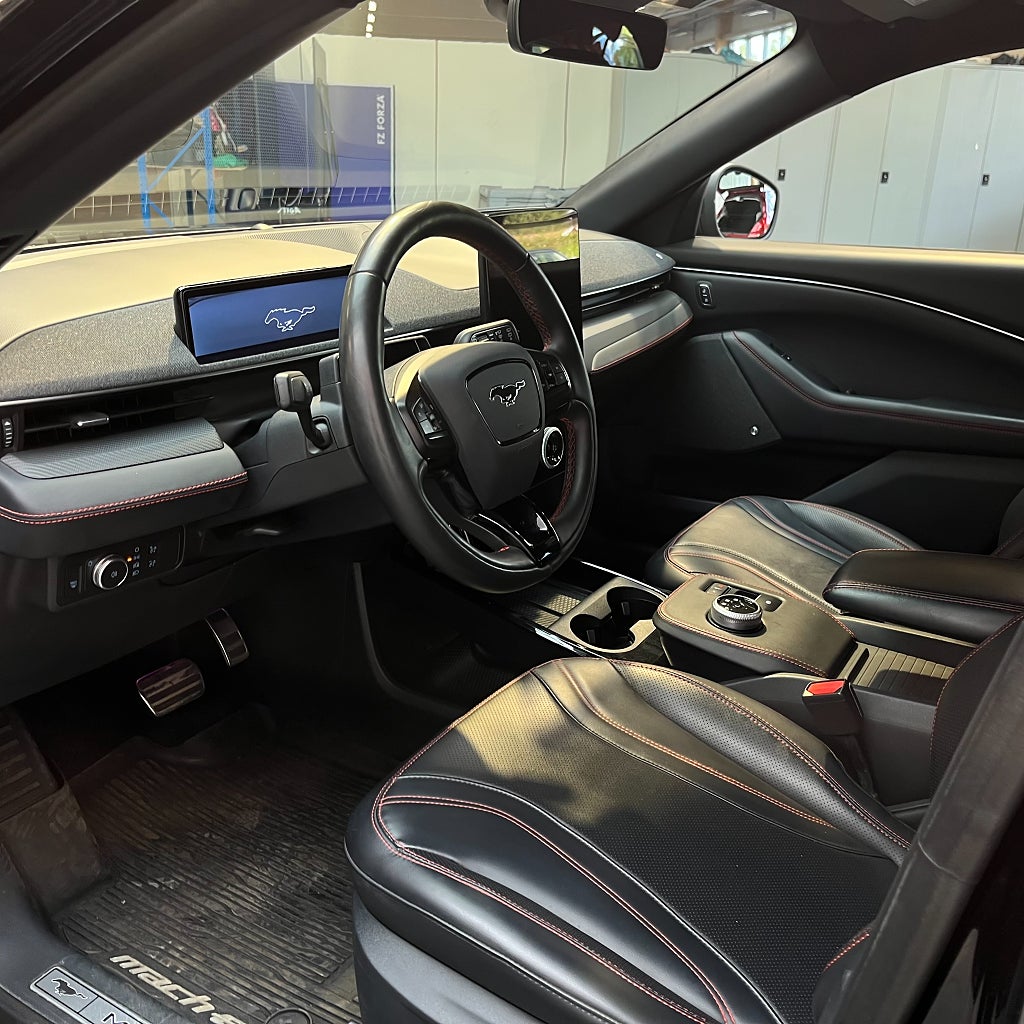 Ford Mustang Mach-E Long Range AWD Titanium Carplay 360° B&O Drag