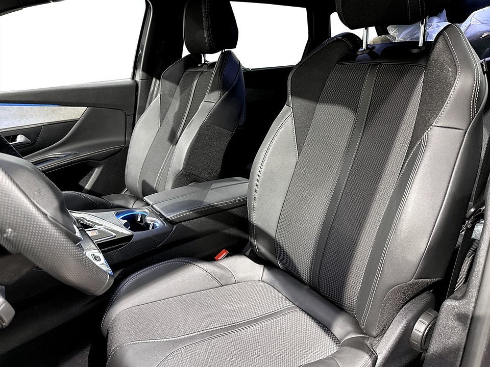 Bild på Peugeot 5008 GT Black Pack 1.2 PT 130hk Aut - 7-SITS,B-KAMERA