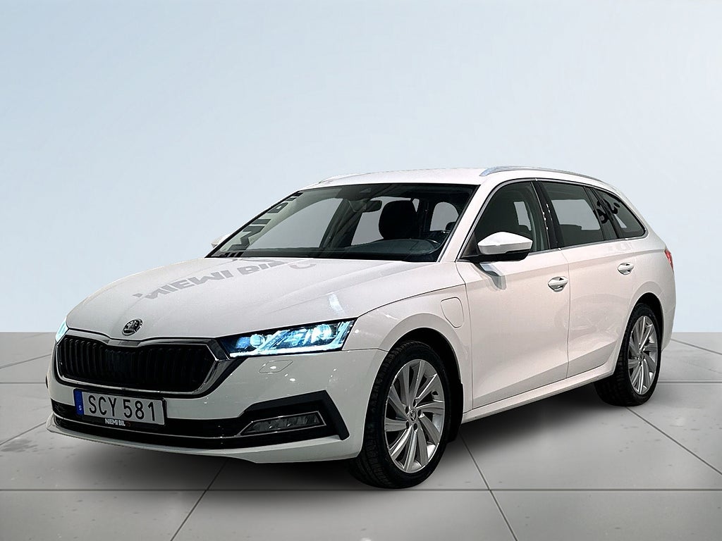 Skoda Octavia Kombi iV Style Psens CarPlay Rattvärme Pvärm SoV MOMS