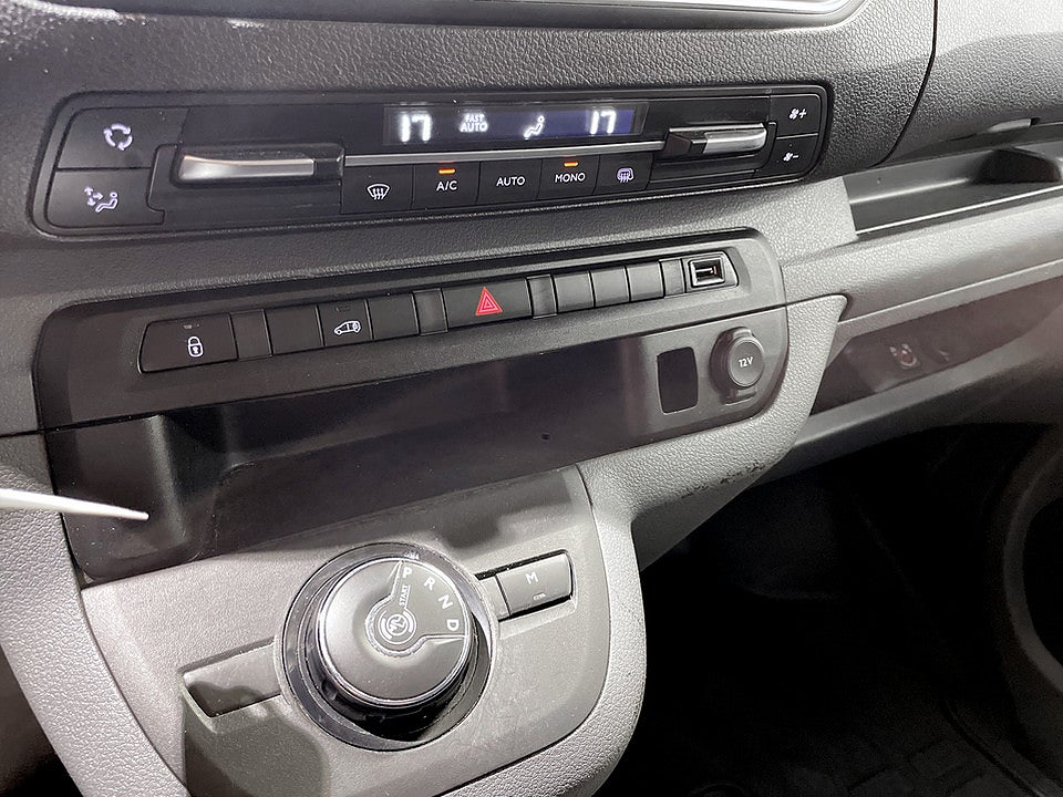 Bild på Peugeot Expert PRO+ North Pack 2.0 BHDi 120hk Aut L2 B-KAMERA CARPLAY
