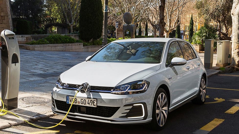 Priserna på begagnade elbilar har ökat med 19 procent sedan årsskiftet. Foto: Volkswagen