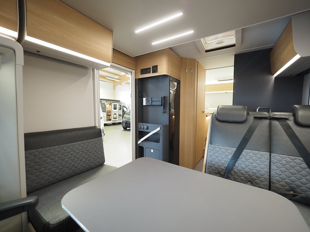 Adria Matrix Axess 670 SL 3500kg I Markis I Cykelställ