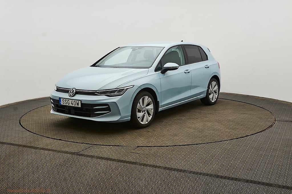 Volkswagen Golf 1.5 eTSI 150 hk värmare med fjärr