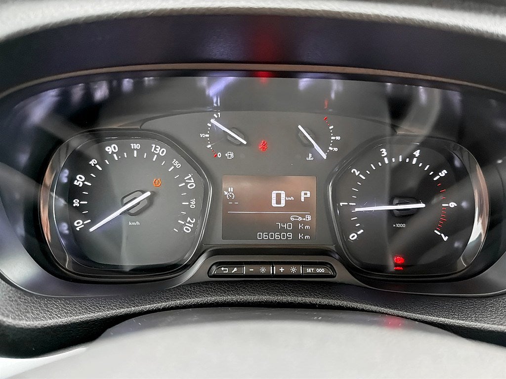 Bild på Peugeot Expert PRO+ 2.0 BHDi 145hk Aut L3 - B-KAMERA, BACKSENSORER