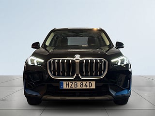 BMW iX1 i xDrive30 MOMS/SoV/Ad.Fhåll/Carplay/Rattvärme/Kamera – bild 2