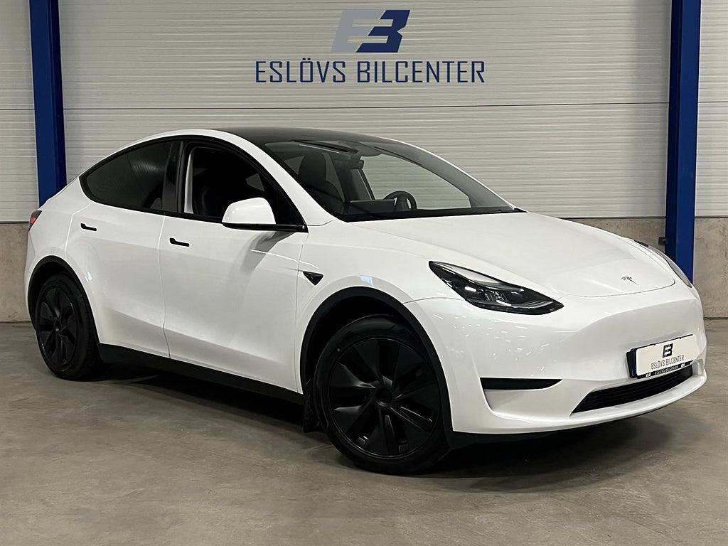 Tesla Model Y Standard Range RWD 299 HK / Leasebar / Drag / Panorama /
