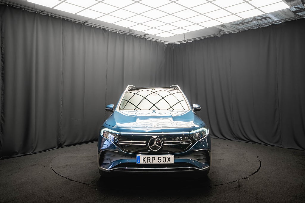 Mercedes-Benz EQB 350 4M AMG 7-sits PANO 360° HEAD-UP ELSTOL 292hk