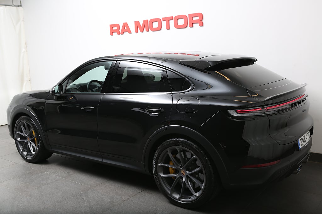 Porsche Cayenne Turbo E-Hybrid 739hk Coupé GT-Pack PCCB 2025