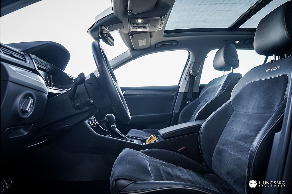 Skoda Superb Skoda Superb Scout 2.0 TDI 4x4 200hk / Pano / Cockpit / Drag