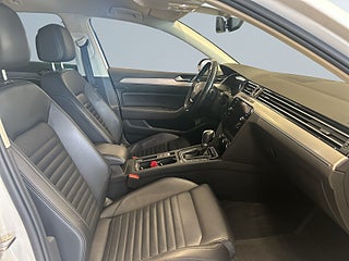 Volkswagen Passat Sportscombi 2.0 TDI 4M GT Dragkrok Dvärme B-kamera S&V – bild 10