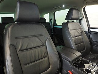 SUV Volkswagen Touareg 9 av 21