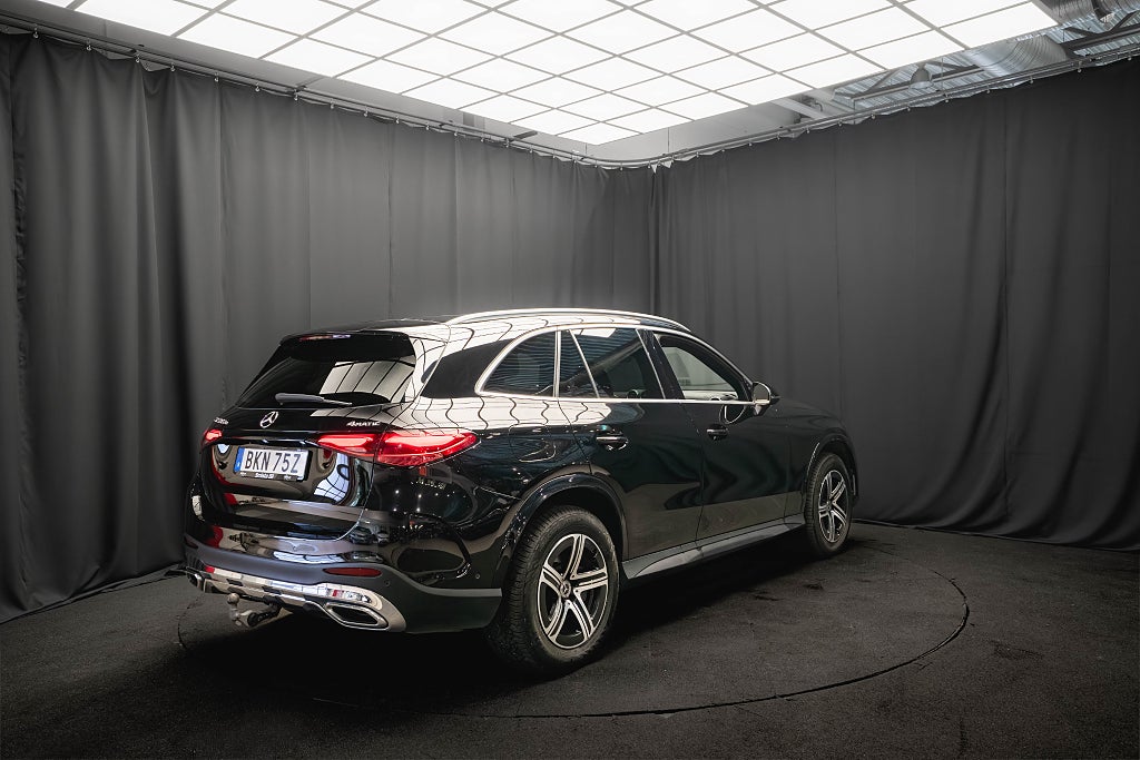Mercedes-Benz GLC 300 d e 4M AMG DRAG DIGITALA-LED 98% SoH MOMS 1-ÄGARE
