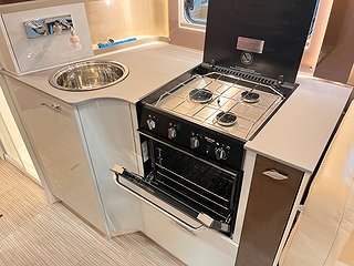 Husbil-integrerad Bürstner ELEGANCE 910 19 av 34