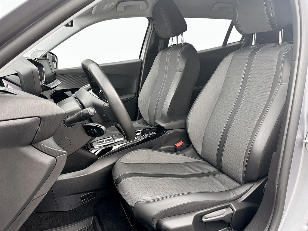 Bild på Peugeot E-2008 Allure Pack 50kWh 136hk Aut - B-KAMERA, EN ÄGARE