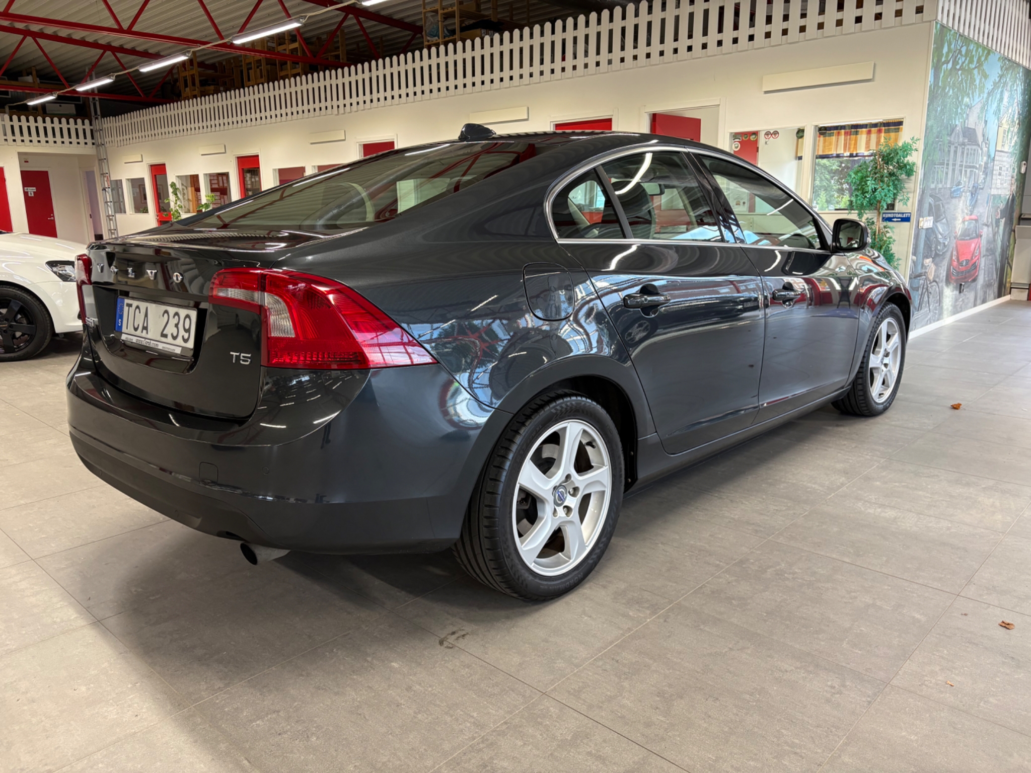 Volvo S60 T5 Summum Kamrem bytt v-hjul 2011, bild 5/10