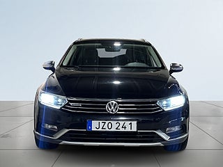 Volkswagen Passat Alltrack 2.0 TDI AWD CarPlay Drag Dvärm Kamera skinn SoV – bild 2