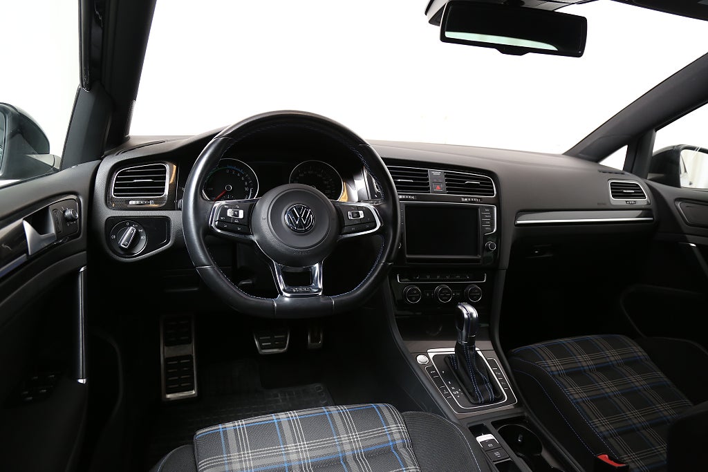 Volkswagen Golf GTE 1,4 TSI Plug-in 204hk DSG Kamera Värmare Dragkrok 2016