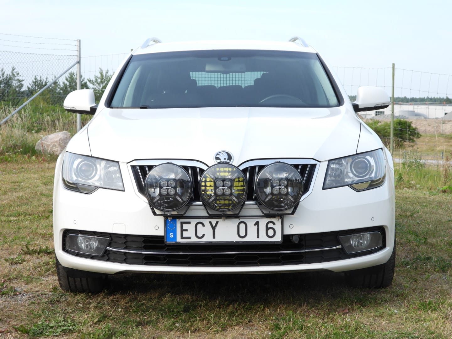 Skoda Superb Kombi 2.0 TDI 4x4 Ambition 2014, bild 6/57