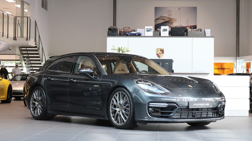 Porsche Panamera 4 E-Hybrid Sport Turismo SportDesign-paket/Sportavgassystem