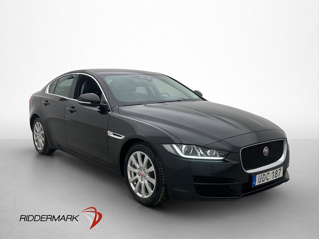 Jaguar XE 20d 180hk Backkamera Skinnklädsel Motorvärmare