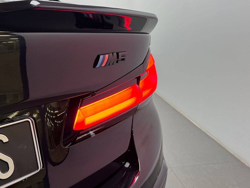 BMW M5 2018 - miniatyr 6