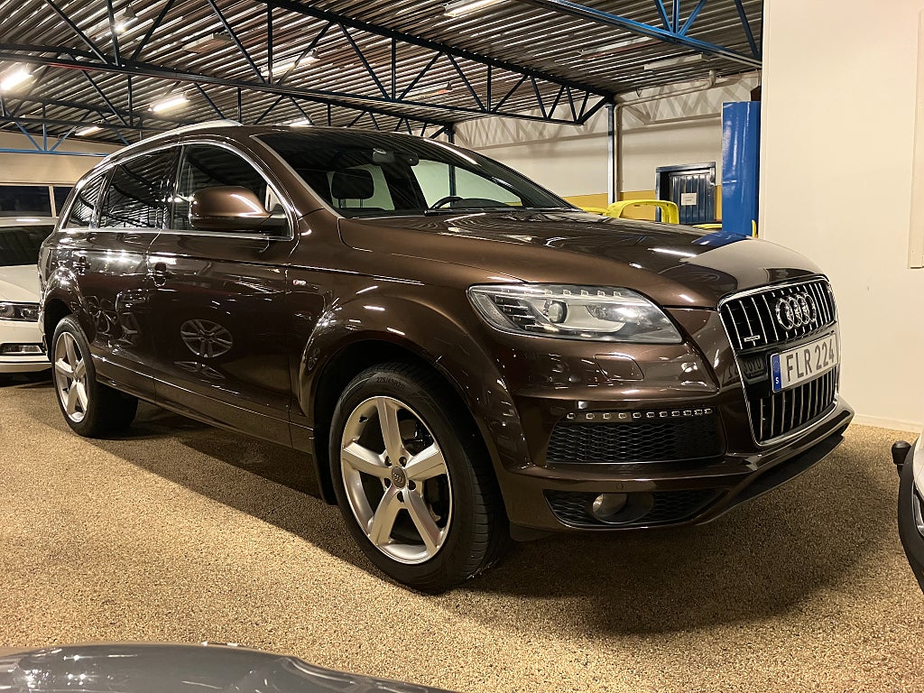 Audi Q7 3,0 TDI V6 Quattro S-Line (7-sits/Panorama/Drag/Värmare)