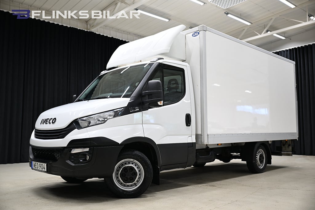 Iveco Daily 136HK Automat|Volymskåp|BG-Lyft|Sidodörr|Backkamera